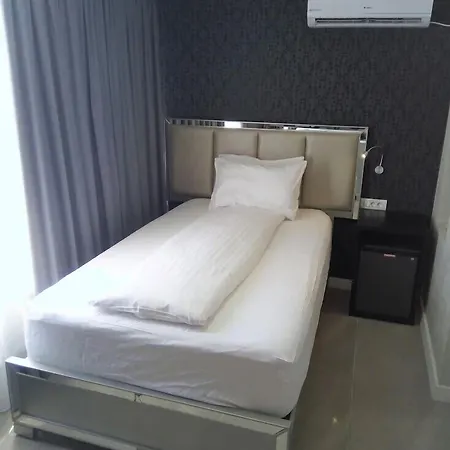 Z Executive Boutique Отель 4*