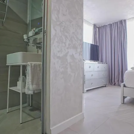 Z Executive Boutique 4* Бухарест