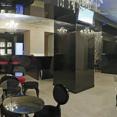 Отель Z Executive Boutique 4*