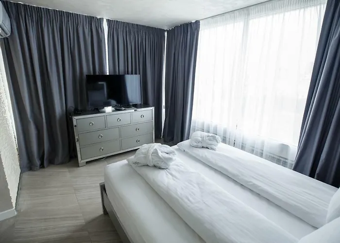 Z Executive Boutique Готель 4*