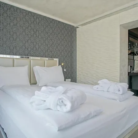 Z Executive Boutique فندق 4*